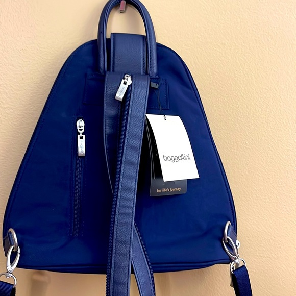 BAGGALLINI Metro Backpack W/RFID Phone Wristlet BADASS BLUE Crossbody/ backpack - Picture 5 of 5